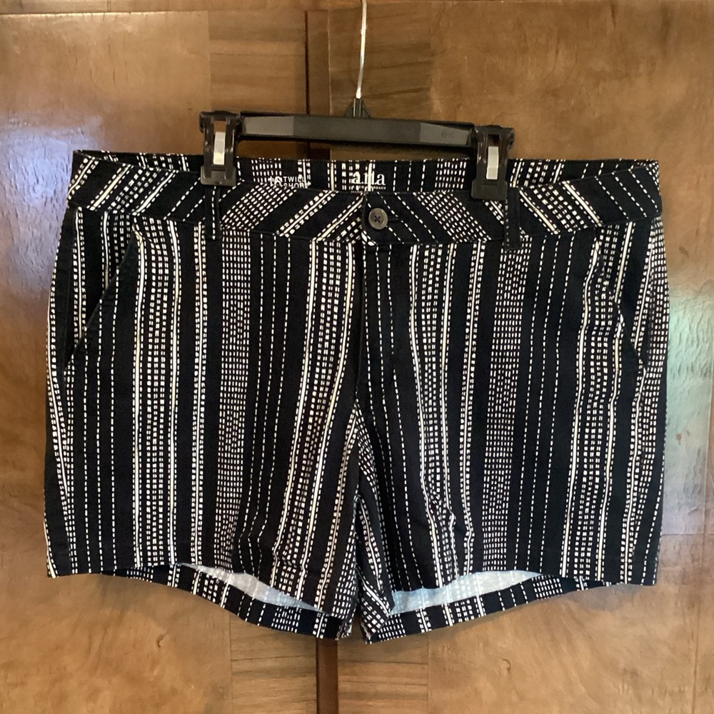 a.n.a. Shorts